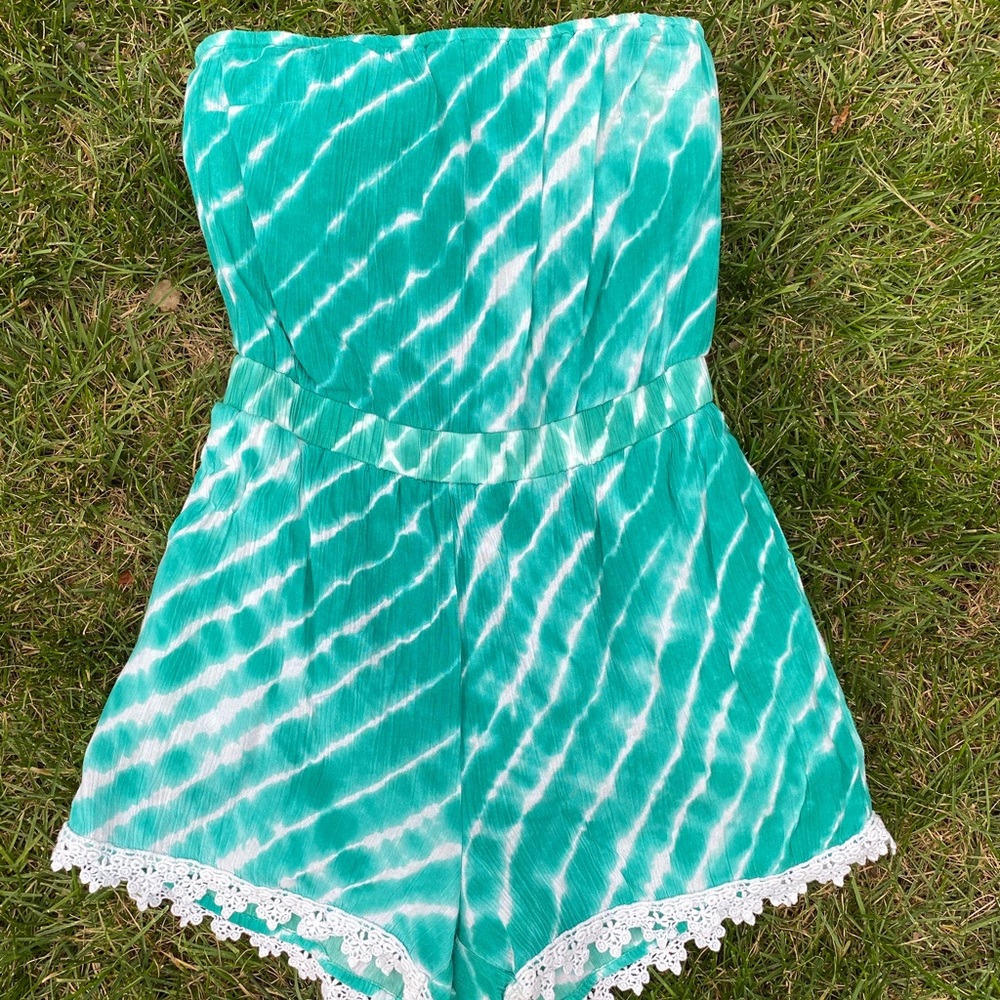 Strapless romper